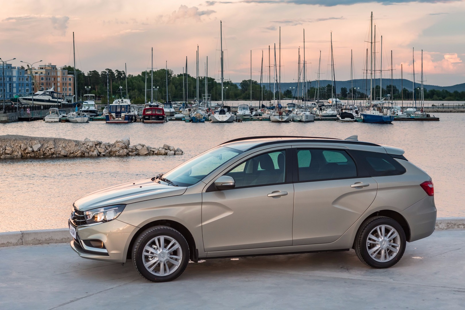 11.09.2017 СТАРТ серийного производства LADA Vesta SW и LADA Vesta SW Cross