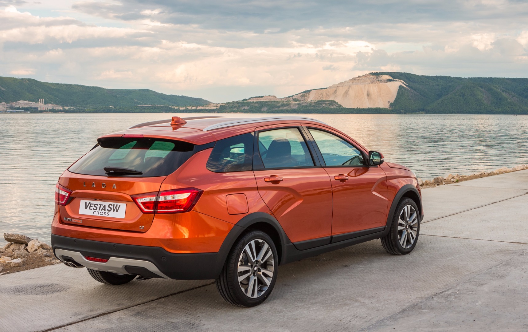 Официальный дилер LADA ''Тюмень-АВТОВАЗ'' раскрывает цены на LADA Vesta SW Cross и LADA Vesta SW!