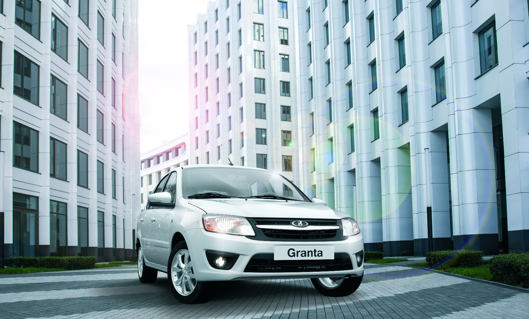 В ''Тюмень-АВТОВАЗ'' огромный выбор автомобилей LADA Granta. Налетай и разбирай!